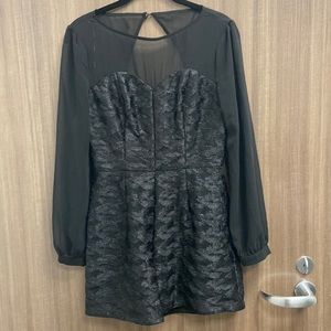 Nikibiki Black short jumper. Shear top and arms with pattered body